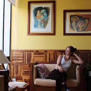 Homestay Casa De Tulia Quito